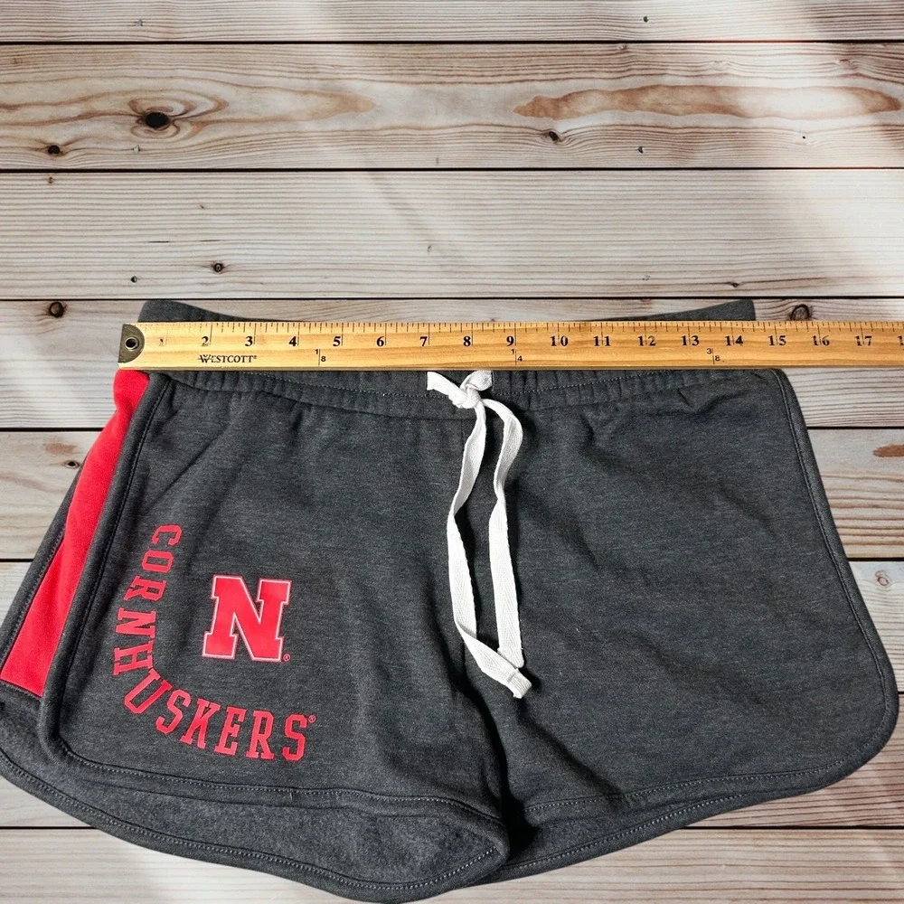 NEW Nebraska Cornhuskers Shorts‎ Womens S Gray Captivating Comfy Lounge Fleece